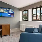 Hestia Barons Old Town Hotel 4*