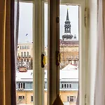 Hestia Barons Old Town Hotel