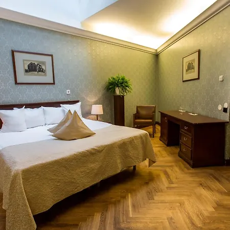 Hotel Hestia Barons Old Town 4*