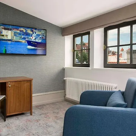 Hestia Barons Old Town Otel 4*