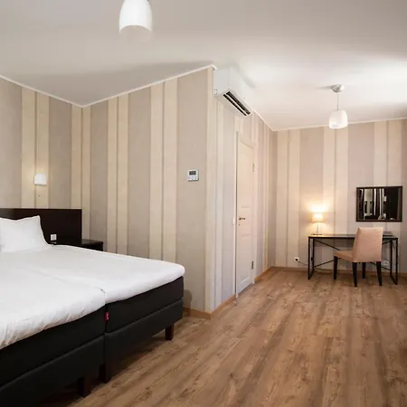 Hotel Hestia Barons Old Town 4*