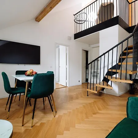 Hestia Barons Old Town