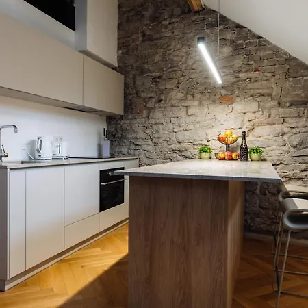 Hestia Barons Old Town