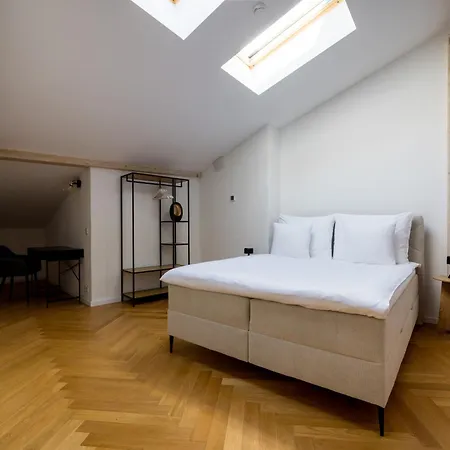 Hotel Hestia Barons Old Town 4*