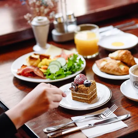 호텔 Hestia Barons Old Town 4*