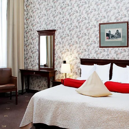 Hestia Barons Old Town Hotel 4*