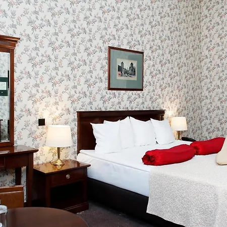 Hestia Barons Old Town Hotel 4*