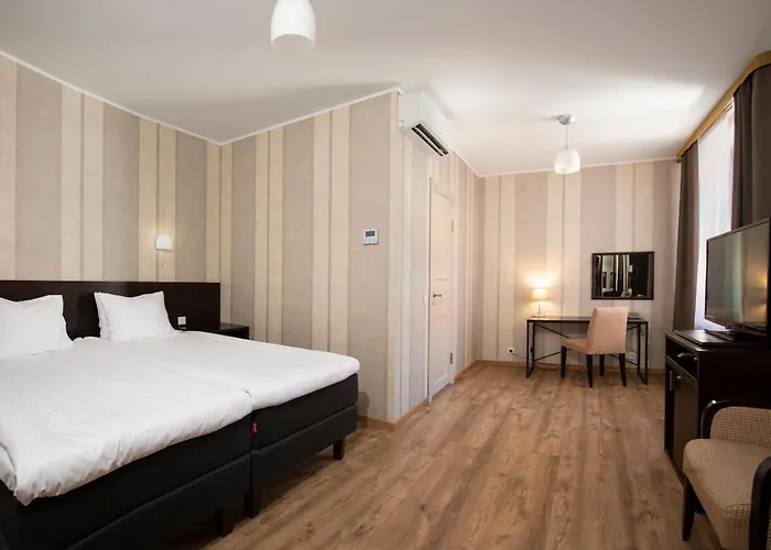 Hotel Hestia Barons Old Town 4*