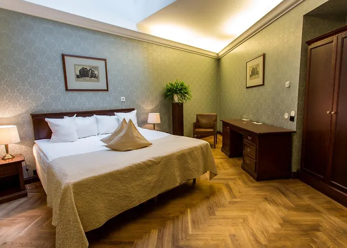 Hotel Hestia Barons Old Town 4*