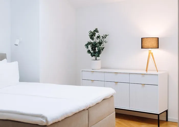 Hotel Hestia Barons Old Town 4*