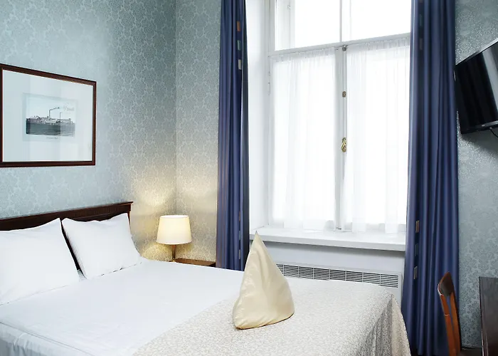 Hestia Barons Old Town 4*