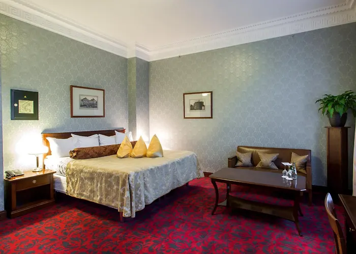 Hestia Barons Old Town Hotel