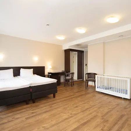 Hestia Barons Old Town Hotel