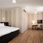 Hotel Hestia Barons Old Town 4*