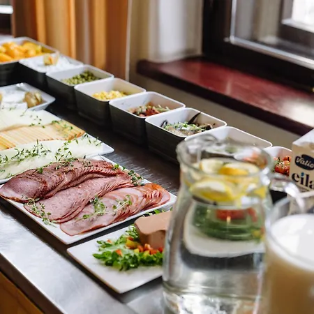 Hotell Hestia Barons Old Town 4*